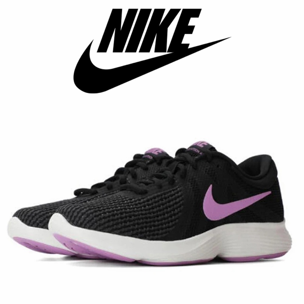 EUC Nike Sneakers